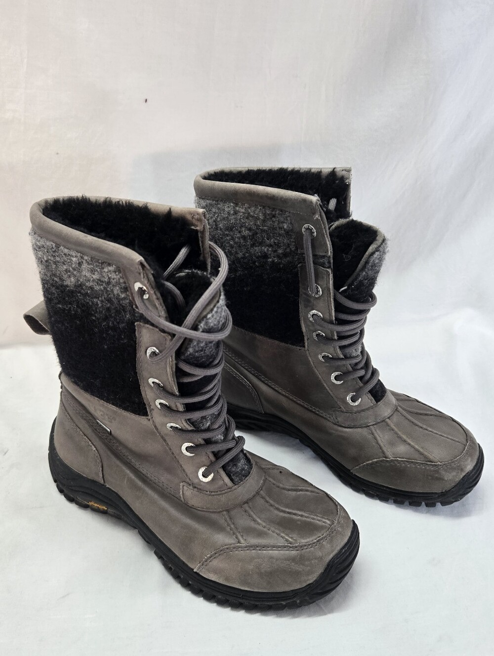 Ugg Women's 6.5 Adirondack II Charcoal Color Snow Boots